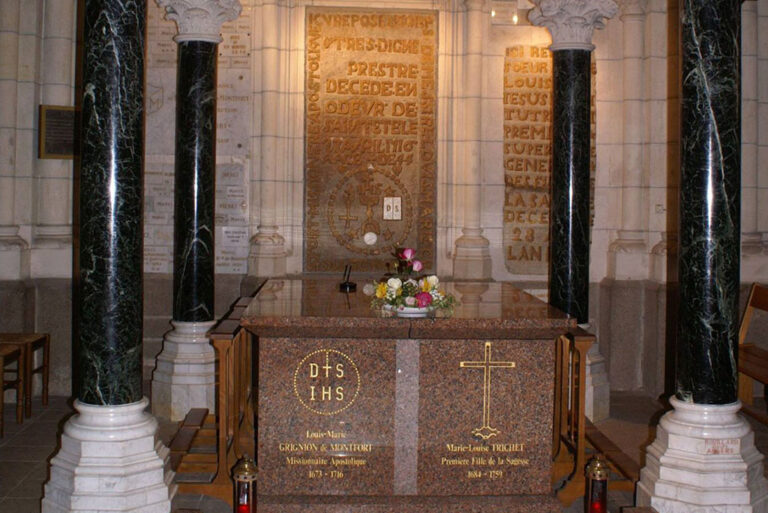 EPÍGRAFE DE LA TUMBA DE SAN LUIS MARÍA GRIGNION DE MONTFORT